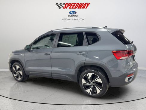 Used 2023 Volkswagen Taos SE image 7