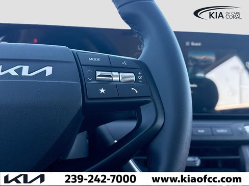 New 2025 Kia K4 EX FWD image 32