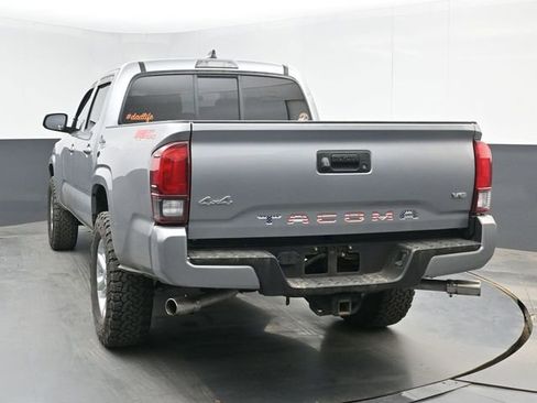 Used 2020 Toyota Tacoma SR image 12