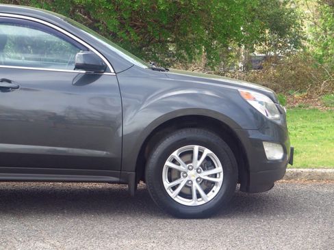 Used 2017 Chevrolet Equinox LT w/ Convenience Package image 28