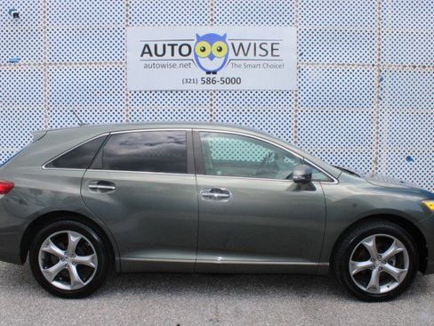 Used 2013 Toyota Venza XLE FWD image 2