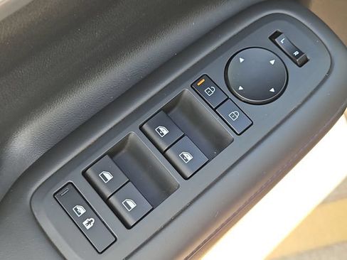Used 2025 Hyundai Santa Fe SEL FWD image 17