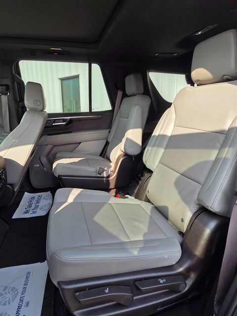 Used 2025 Chevrolet Tahoe Z71 w/ Comfort Package AWD/4WD image 17