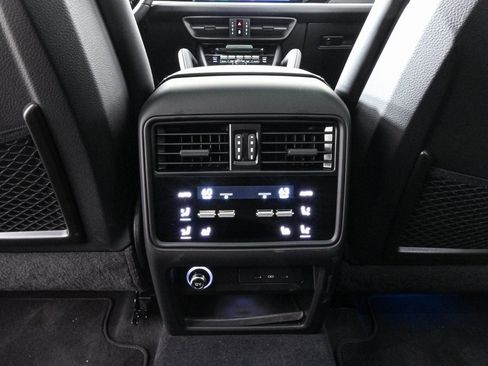 New 2025 Porsche Cayenne Coupe image 21