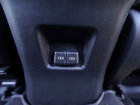 Used 2022 Toyota RAV4 XLE Premium image 14