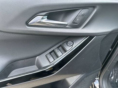 Used 2026 Chevrolet Equinox LT w/ LPO, Floor Liner Package FWD image 17