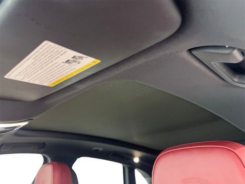 Used 2023 Porsche Macan Turbo image 71