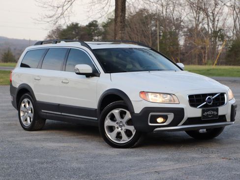 Used 2012 Volvo XC70 T6 image 2