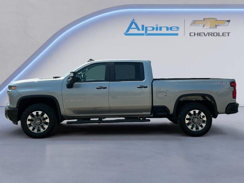 Used 2024 Chevrolet Silverado 2500 Custom w/ Custom Convenience Package AWD/4WD image 2