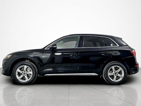 Used 2023 Audi Q5 2.0T Premium w/ Convenience Package image 2