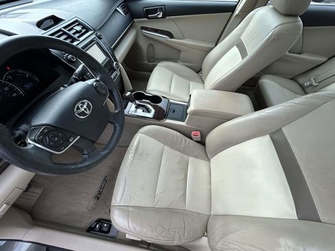 Used 2012 Toyota Camry XLE w/ Leather Pkg image 37