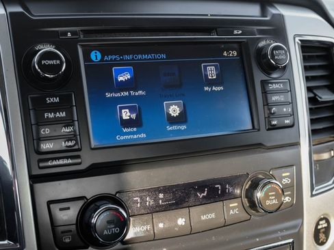 Used 2017 Nissan Titan SV image 25