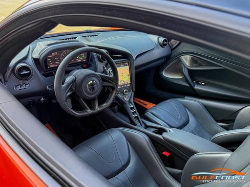 Used 2018 McLaren 720S Luxury image 2