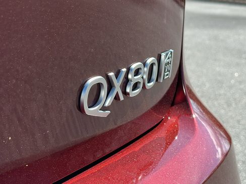 Used 2025 INFINITI QX80 Sensory image 10