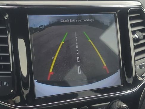 Used 2020 Jeep Grand Cherokee Altitude image 19