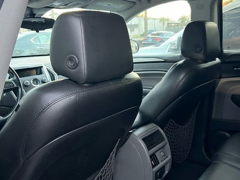 Used 2011 Cadillac SRX 2WD image 5