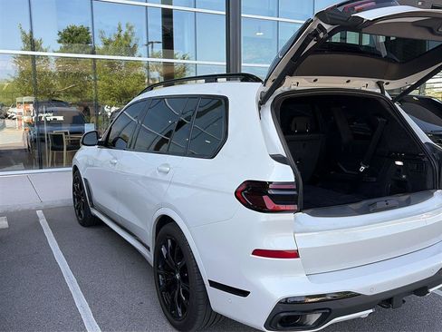 Used 2024 BMW X7 xDrive40i w/ Executive Package AWD/4WD image 4