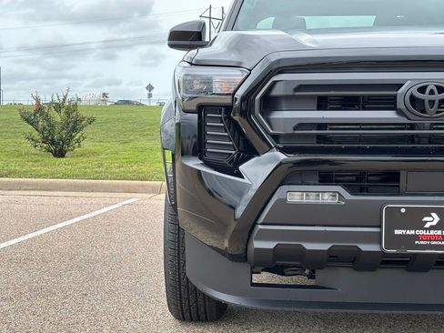 New 2026 Toyota Tacoma SR5 AWD/4WD image 4