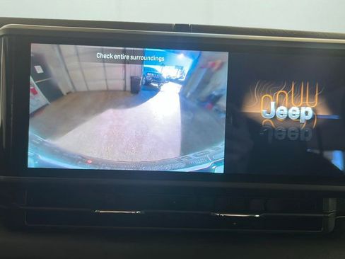 Used 2024 Jeep Wrangler Unlimited Rubicon image 24