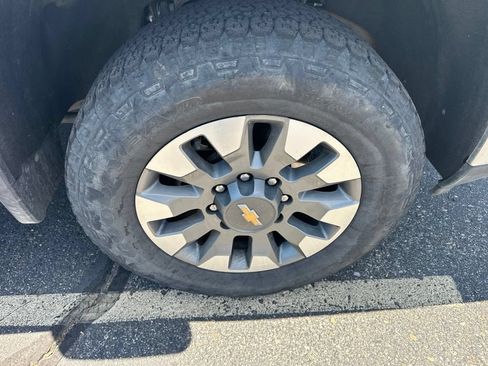 Used 2024 Chevrolet Silverado 2500 LTZ AWD/4WD image 19