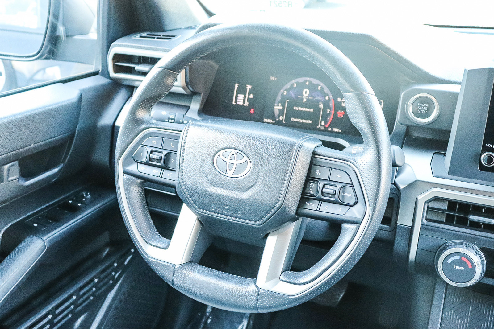 Certified 2025 Toyota 4Runner SR5 AWD/4WD image 15