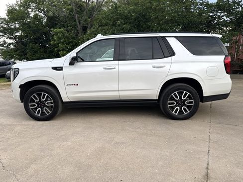 Used 2021 GMC Yukon AT4 w/ AT4 Premium Plus Package AWD/4WD image 3