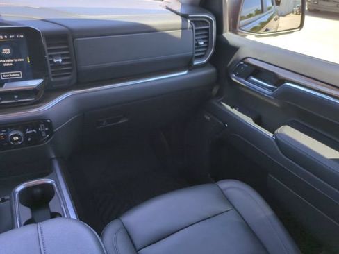 Used 2024 Chevrolet Silverado 1500 LT Trail Boss w/ LT Trail Boss Premium Package AWD/4WD image 19