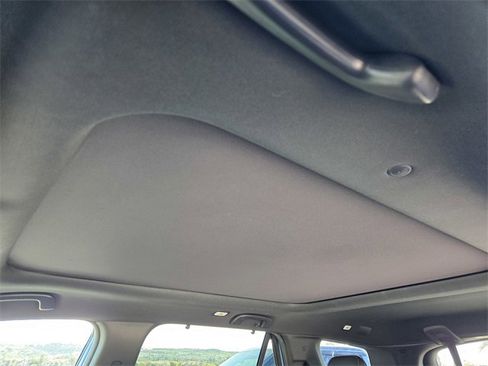 Used 2023 Honda Pilot TrailSport image 10