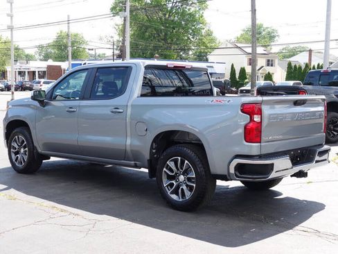 Used 2023 Chevrolet Silverado 1500 LT AWD/4WD image 3