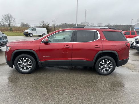 Used 2023 GMC Acadia SLT image 2