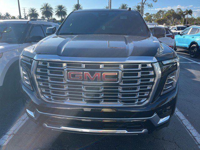 Used 2025 GMC Yukon XL Denali w/ Sun & Power Step Package AWD/4WD image 2