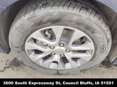 Used 2023 Chrysler Pacifica Pinnacle FWD image 11