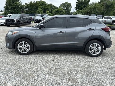 Used 2022 Nissan Kicks S w/ Interior Electronics Package FWD image 3