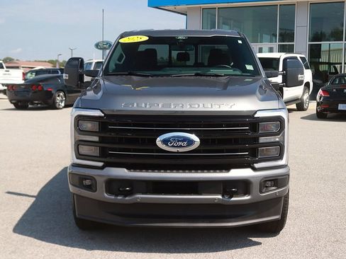 Used 2025 Ford F350 Platinum AWD/4WD image 2