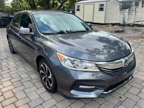 Used 2017 Honda Accord EX-L image 9