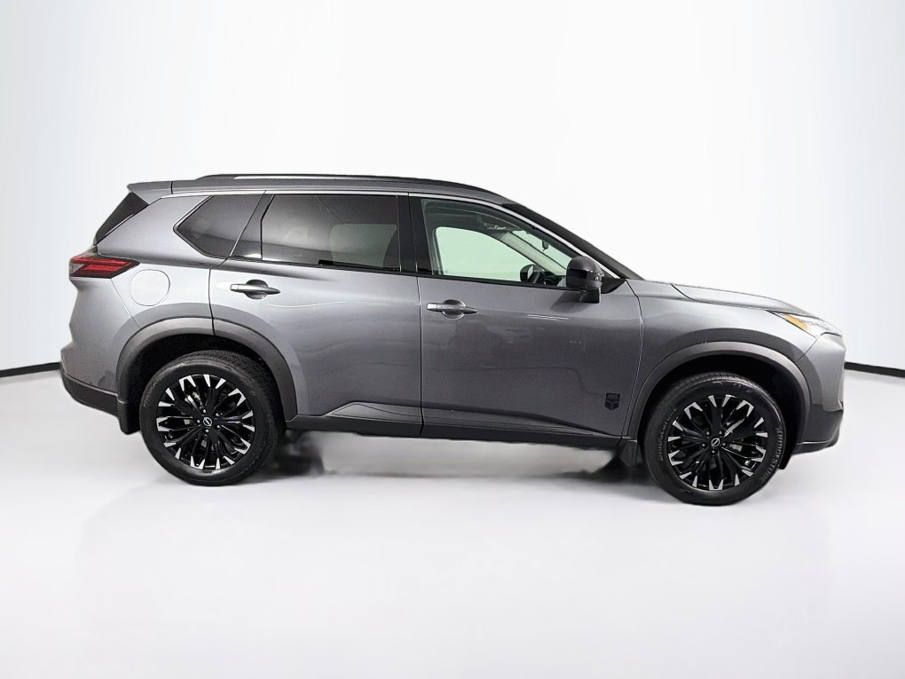 Used 2026 Nissan Rogue Dark Armor FWD image 11