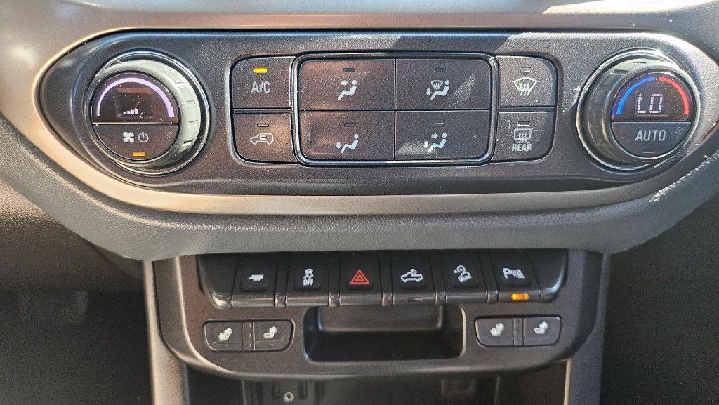 Used 2022 Chevrolet Colorado Z71 w/ Trail Boss Package AWD/4WD image 38