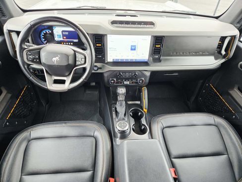 Used 2023 Ford Bronco Badlands w/ Sasquatch Package image 10