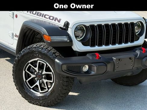 Used 2024 Jeep Wrangler Unlimited Rubicon AWD/4WD image 5