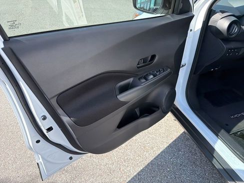 Certified 2025 Nissan Kicks Play S image 12
