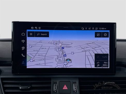 Used 2024 Audi Q5 e Premium Plus w/ Premium Plus Package image 18