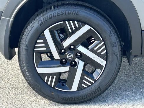 New 2026 Nissan Kicks SV image 7