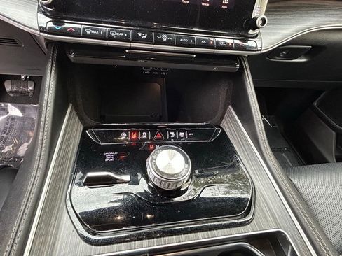 Used 2024 Jeep Wagoneer Series II w/ Flexible Seating Group image 22