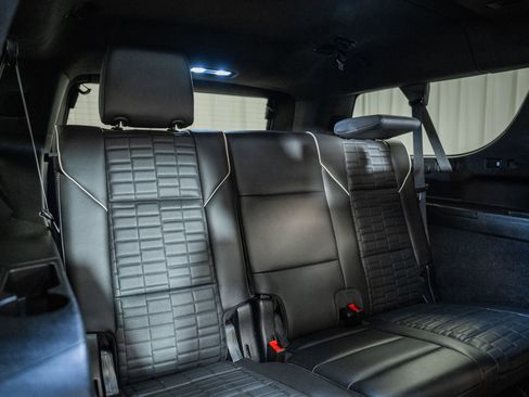 Used 2022 Cadillac Escalade ESV Sport Platinum w/ LPO, ONYX Package image 42