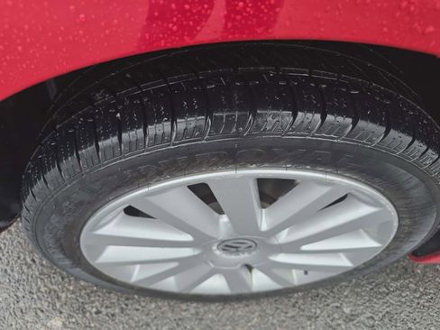 Used 2009 Volkswagen Beetle S image 10