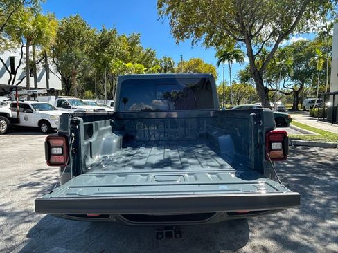 Certified 2025 Jeep Gladiator Rubicon image 38