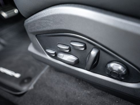 New 2025 Porsche Macan Turbo Electric image 19