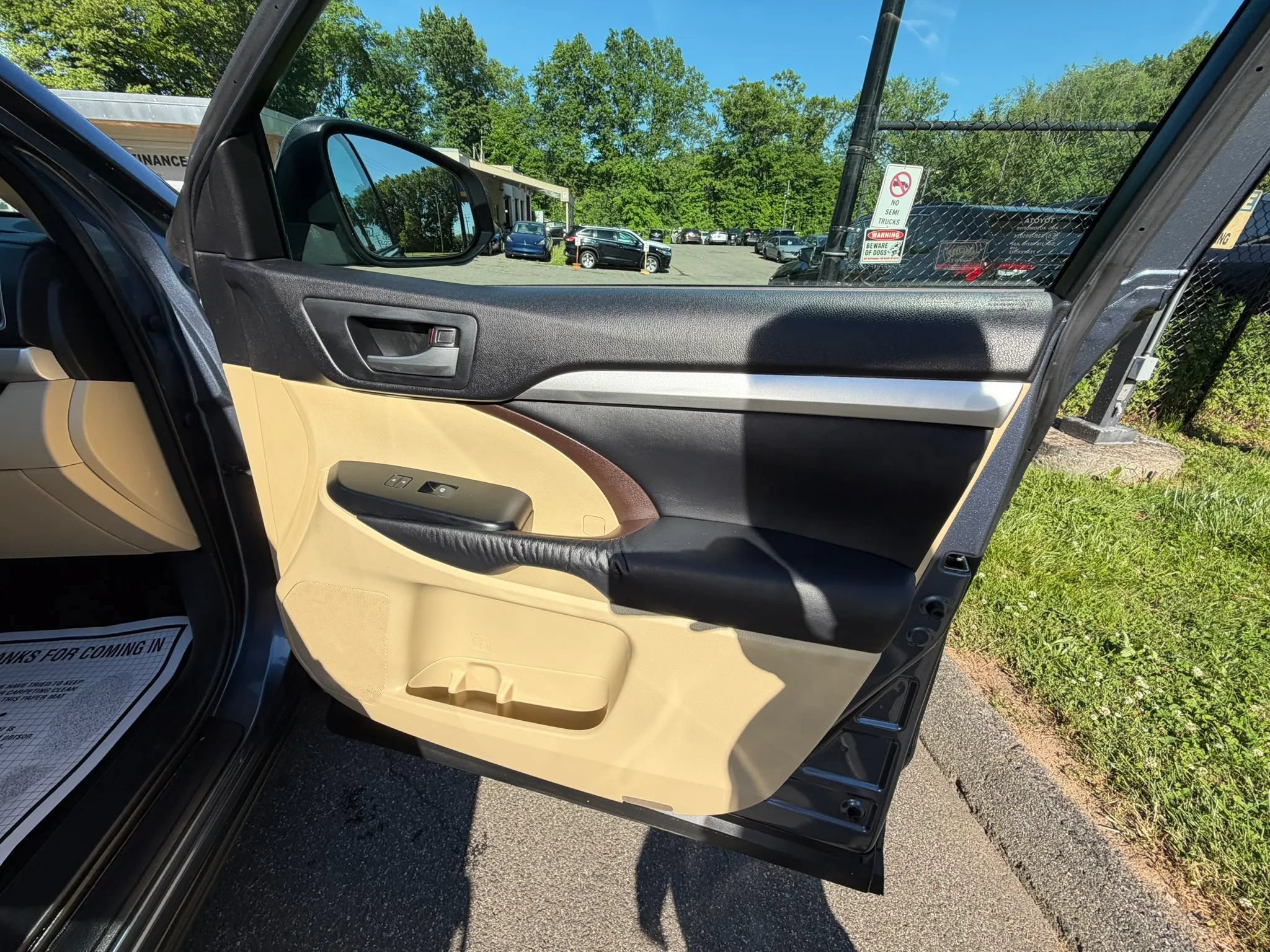 Used 2015 Toyota Highlander XLE FWD image 14