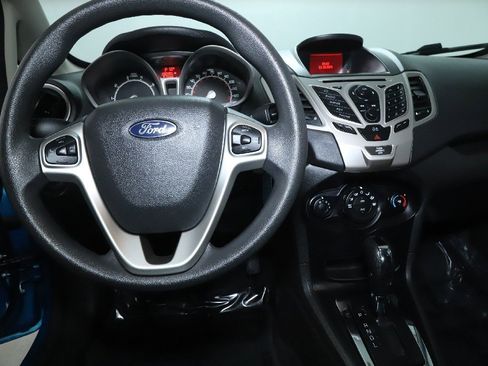 Used 2013 Ford Fiesta SE image 27