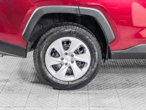 Used 2020 Toyota RAV4 LE image 34